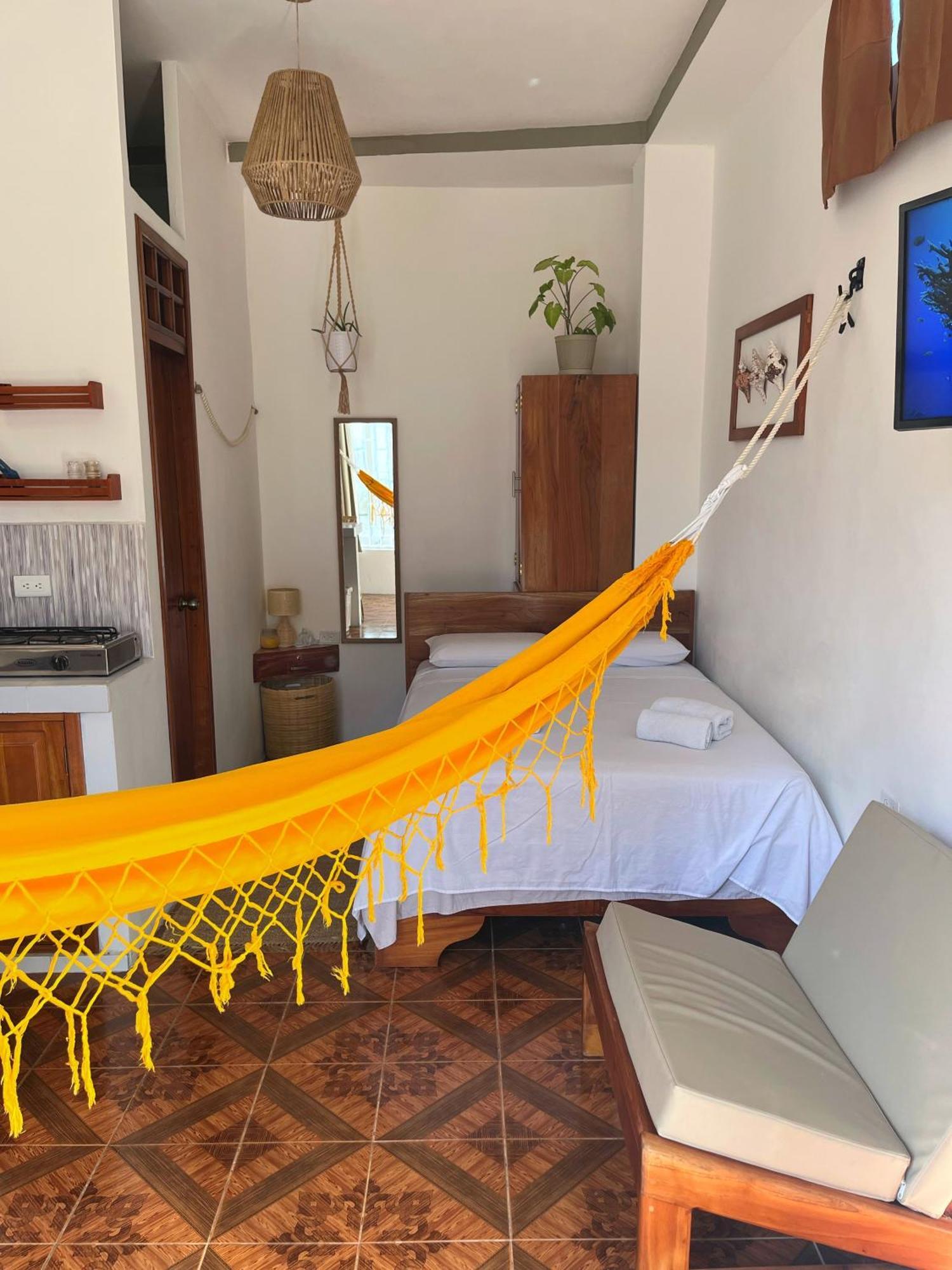 El Encanto De Mimi Puerto Ayora  Exteriör bild